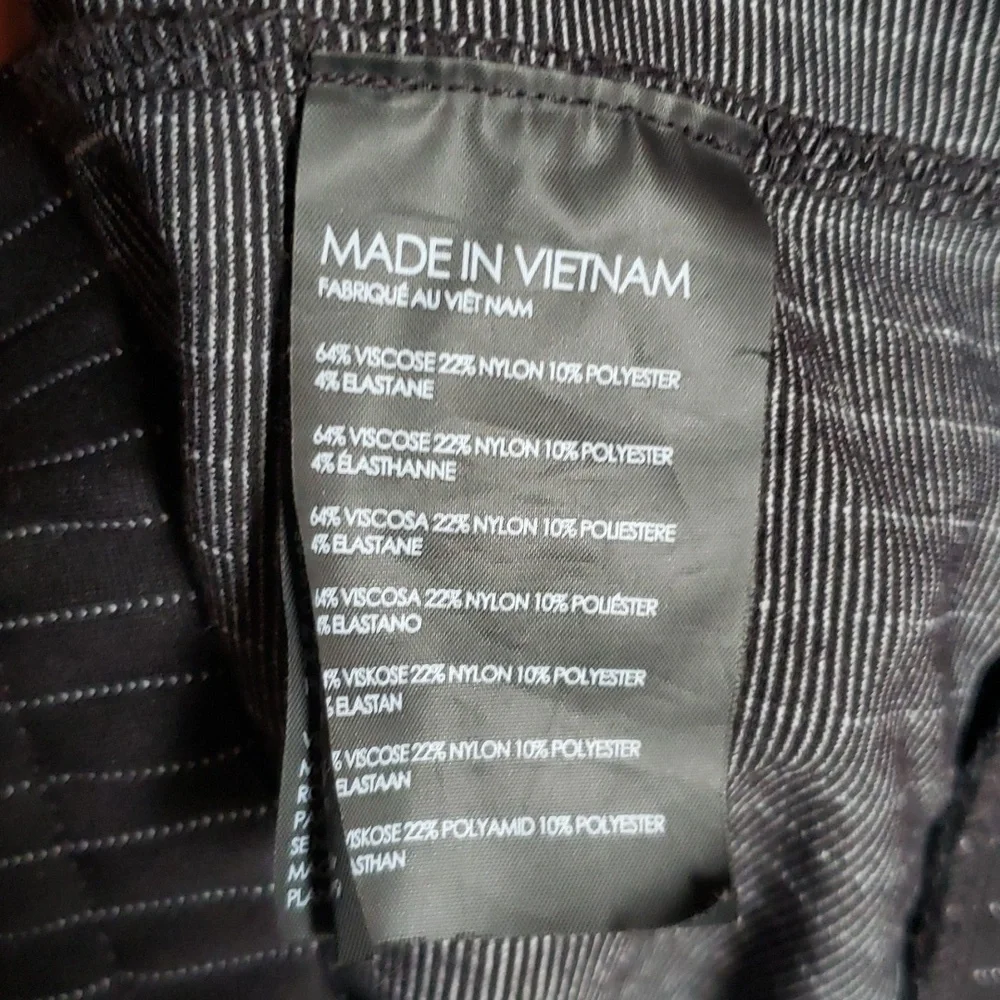 Club Monaco Sweatshirt - Picture 6 of 7